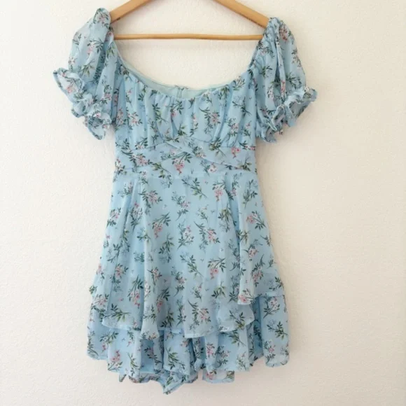 Francesca's Bennie blue floral‎ back tie romper NWT Size Large - Picture 2 of 9